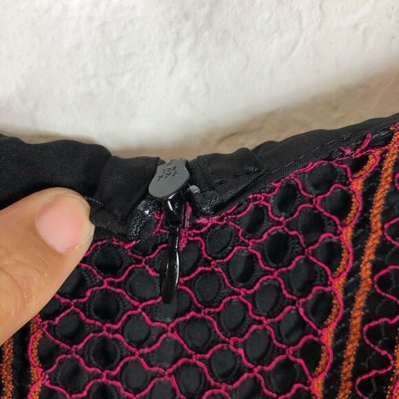 -Nanette Lepore Asymmetrical Lace Dress NWT 0 - Picture 5 of 12